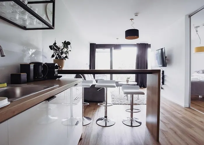 Art I Basen & W Centrum Z Balkonem, Faktura Vat