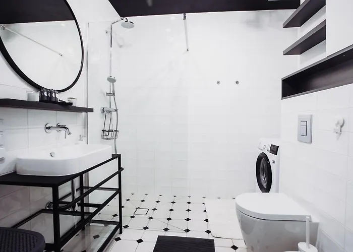 Art I Basen & W Centrum Z Balkonem, Faktura Vat