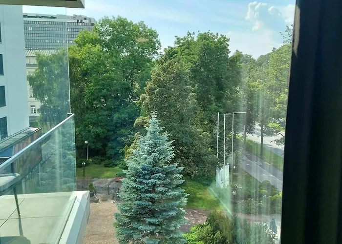 Art I Basen & W Centrum Z Balkonem, Faktura Vat